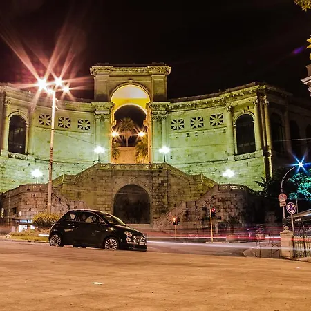 Il Gallo Bianco 4* קליארי