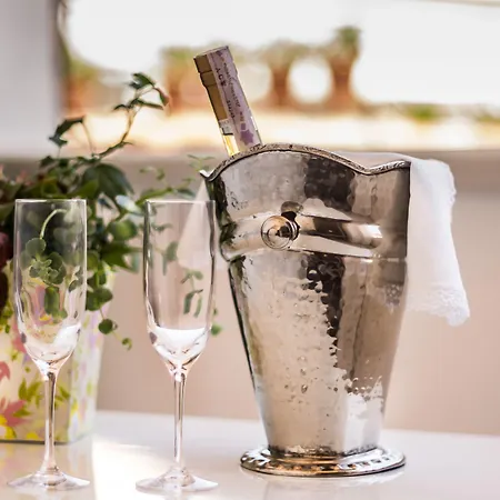 Konukevi Il Gallo Bianco 4*